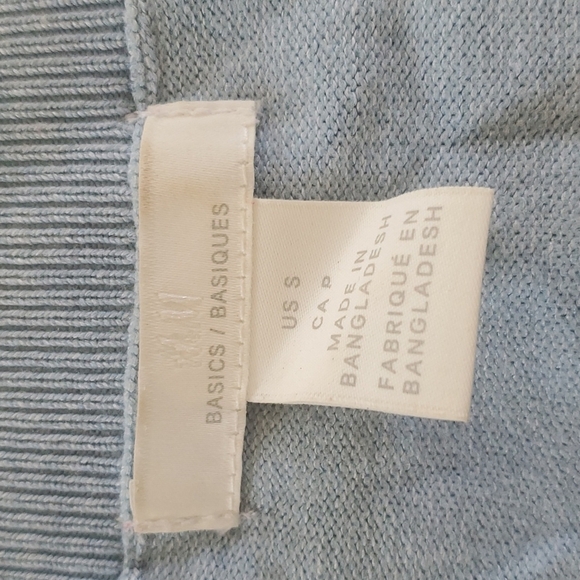 Clothing bundle size small - Picture 7 of 9